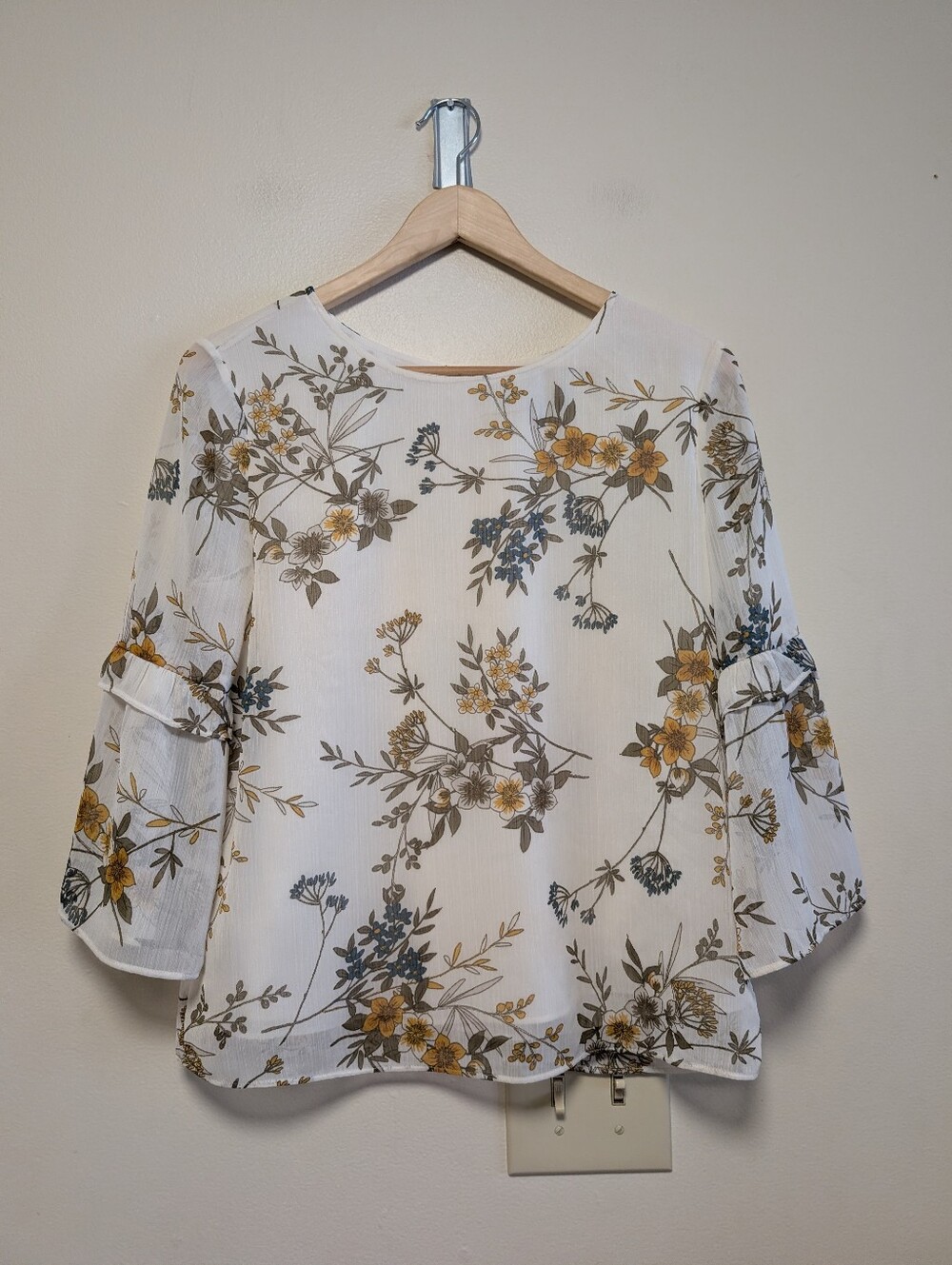 Banana Republic Floral Bell Sleeve Blouse Small Cottagecore Boho
